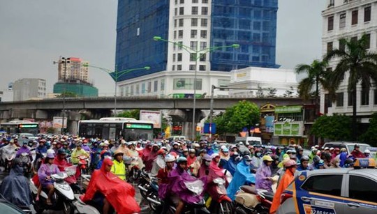 Giao[-]thông[-]Hà[-]Nội[-]náo[-]loạn[-]vì[-]mưa[-]to